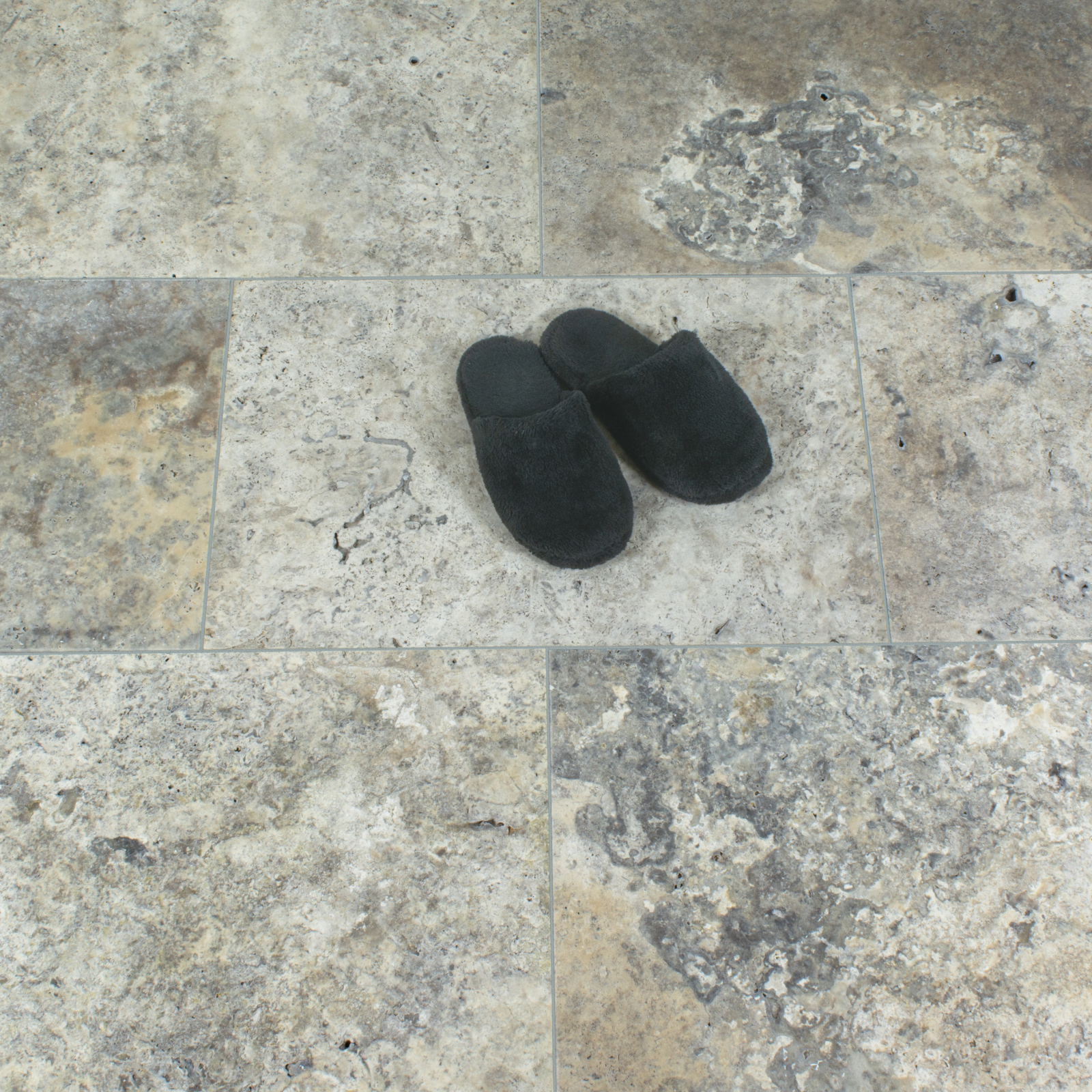 silver-travertine-tumbled-unfilled